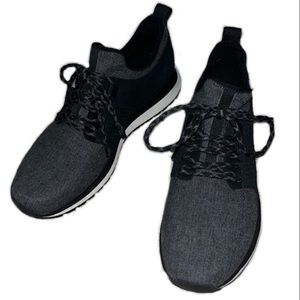 New! Roots Mens Rideau Suede Black and Grey Sneakers| 10